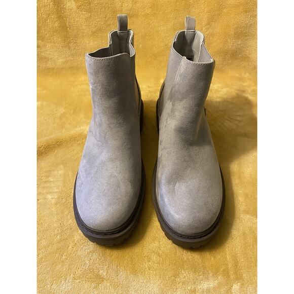 JF JUST FAB Womens “Nolan” Chelsea Bootie Gray Suede Like Size 6.5 NWOB Chunky - Picture 3 of 15